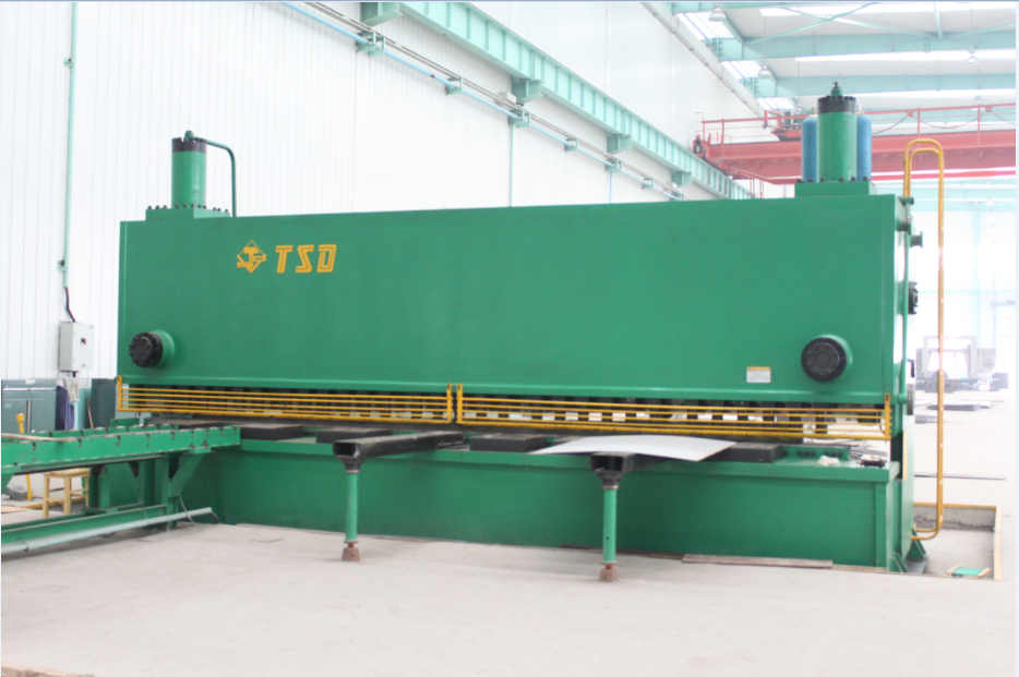 QC11Y-20×6200mm数显液压闸式剪板机